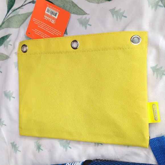 Minions Backpack - Picture 3 of 11